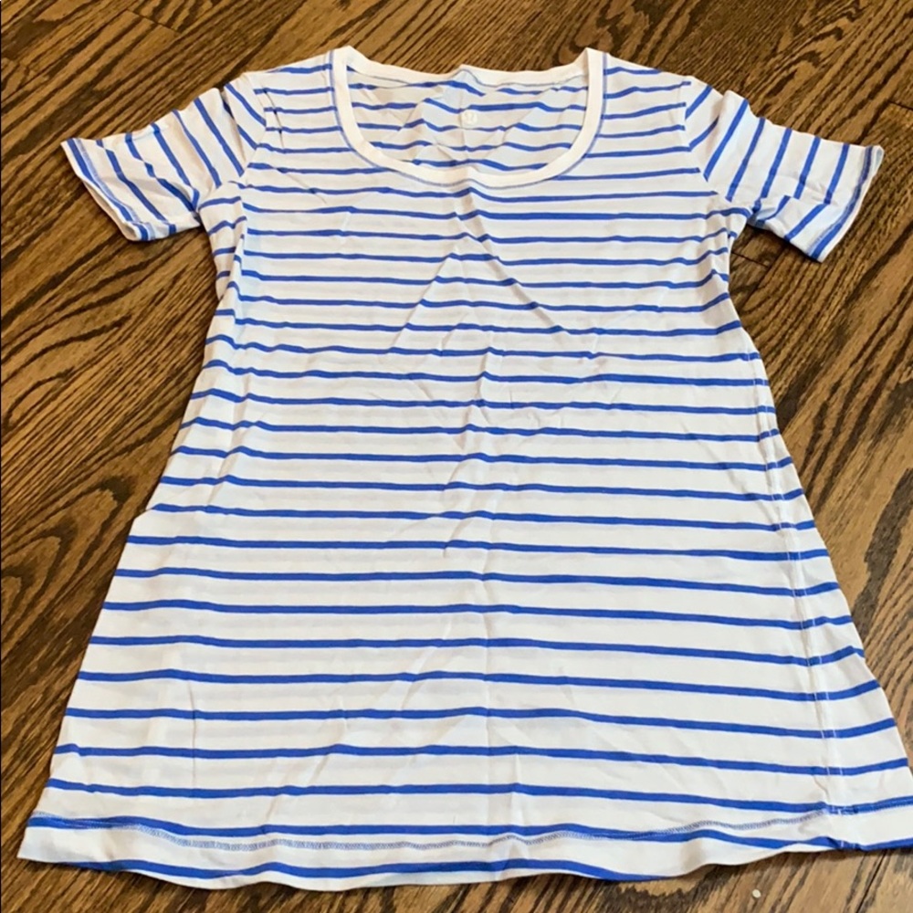Lululemon Tee Size 4